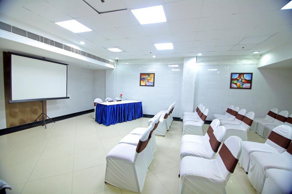 Hotel Chirag Residency 3*
