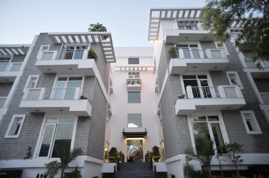 Mantra Amaltas Hotel New Delhi