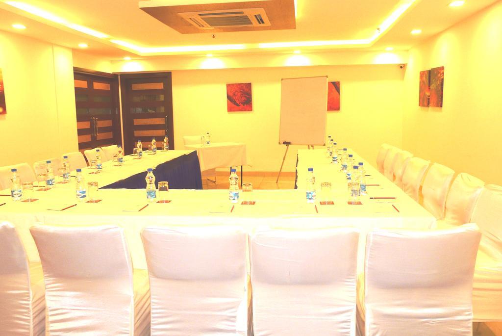Hotel Fabhotel Goodwill Gk 1