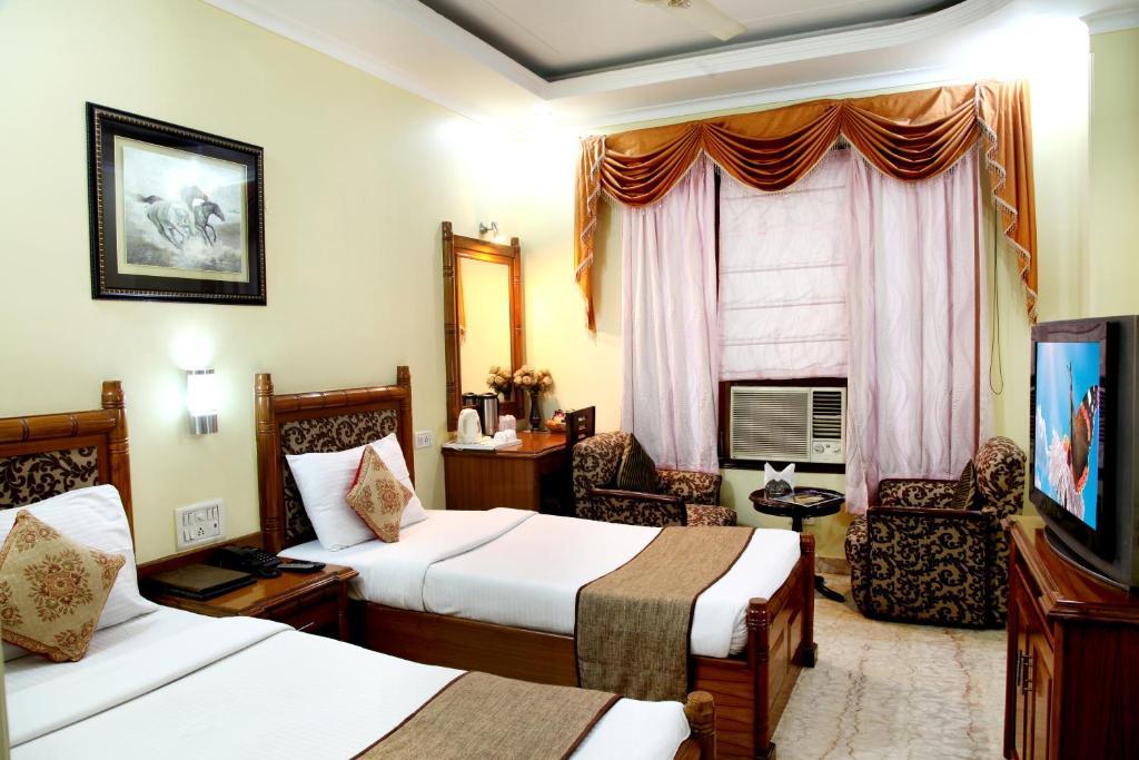 Hotel Tjs Grand 3*
