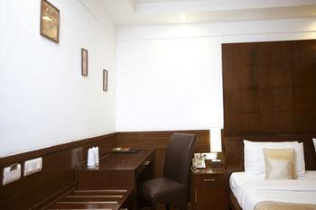 Oyo Malviya Nagar Market Hotel