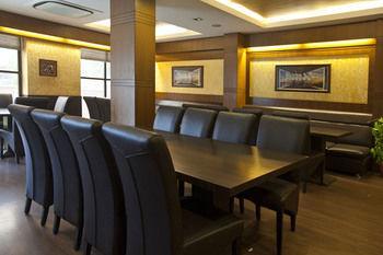 Oyo Malviya Nagar Market Hotel New Delhi