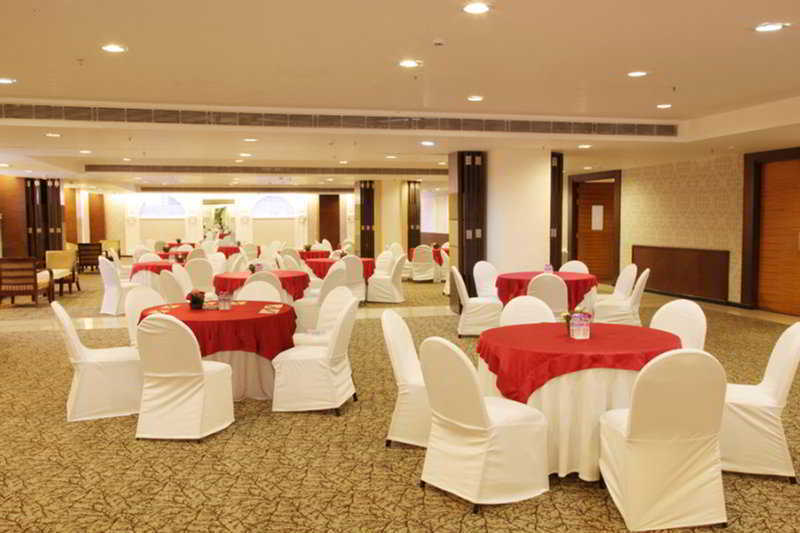 Mapple Emerald Hotel 4*