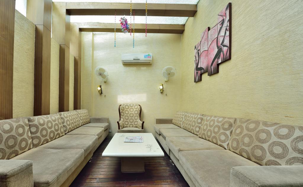 Taksh Hotel 3*