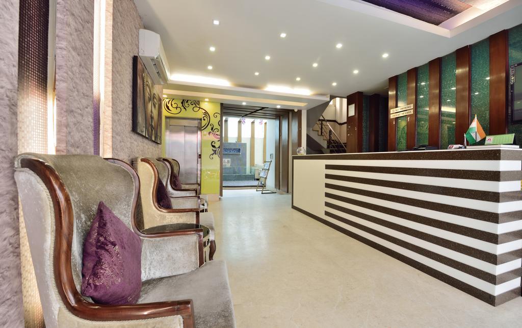Hotel Taksh