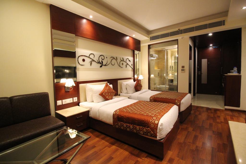 Golden Grand Hotel 4*