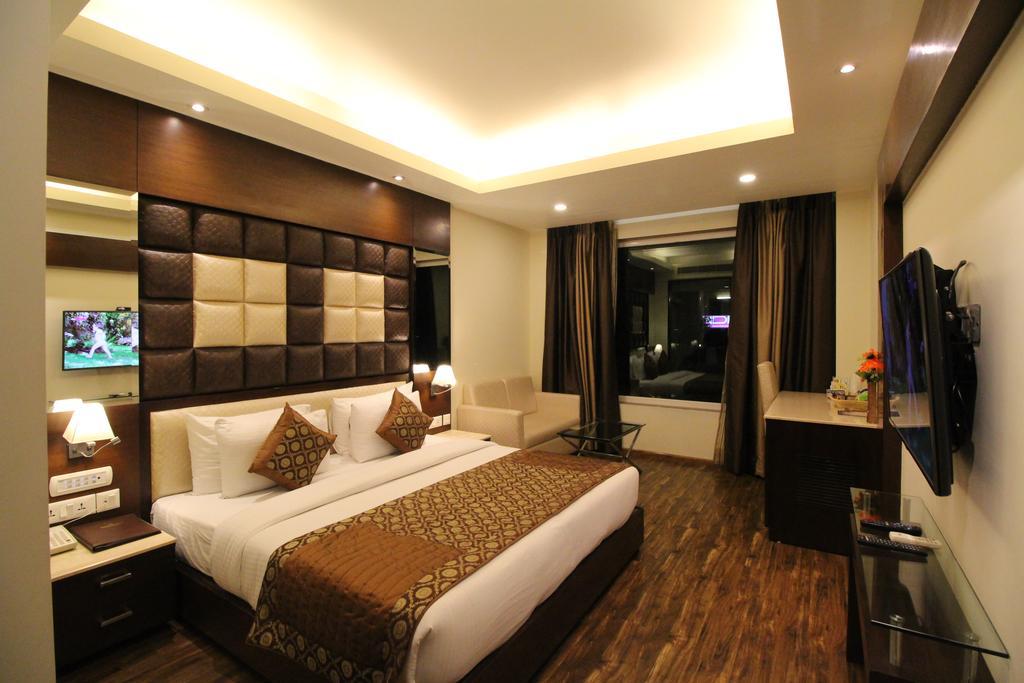 Golden Grand Hotel