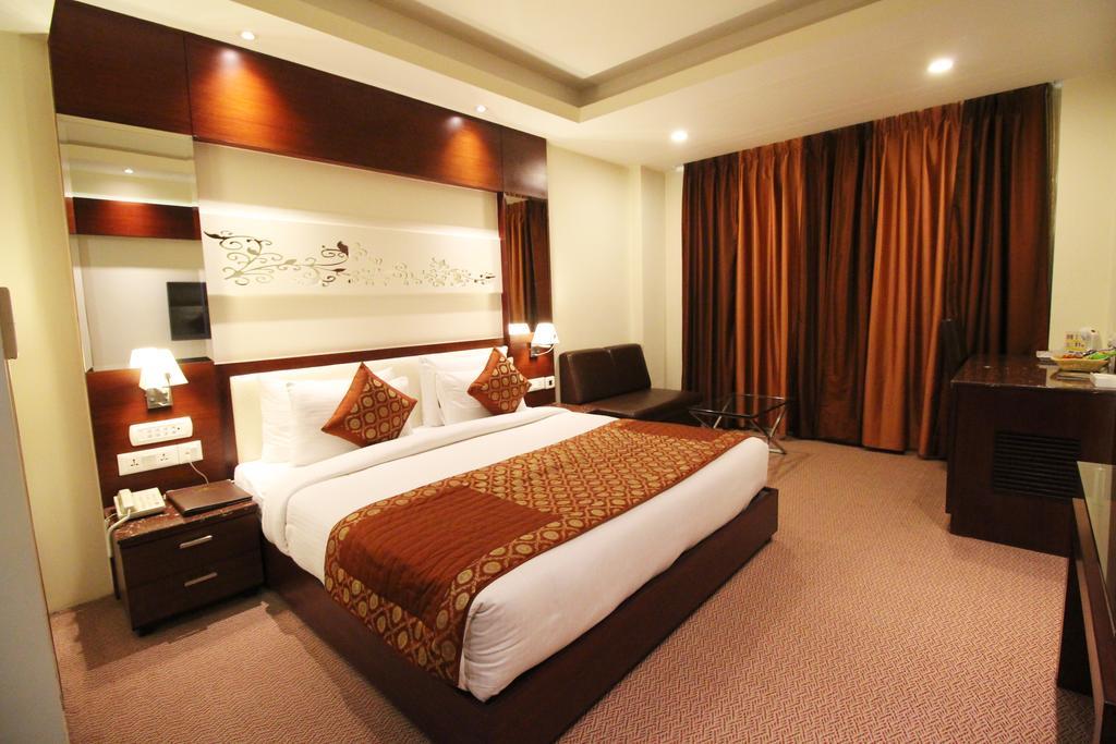 Hotel Golden Grand 4*
