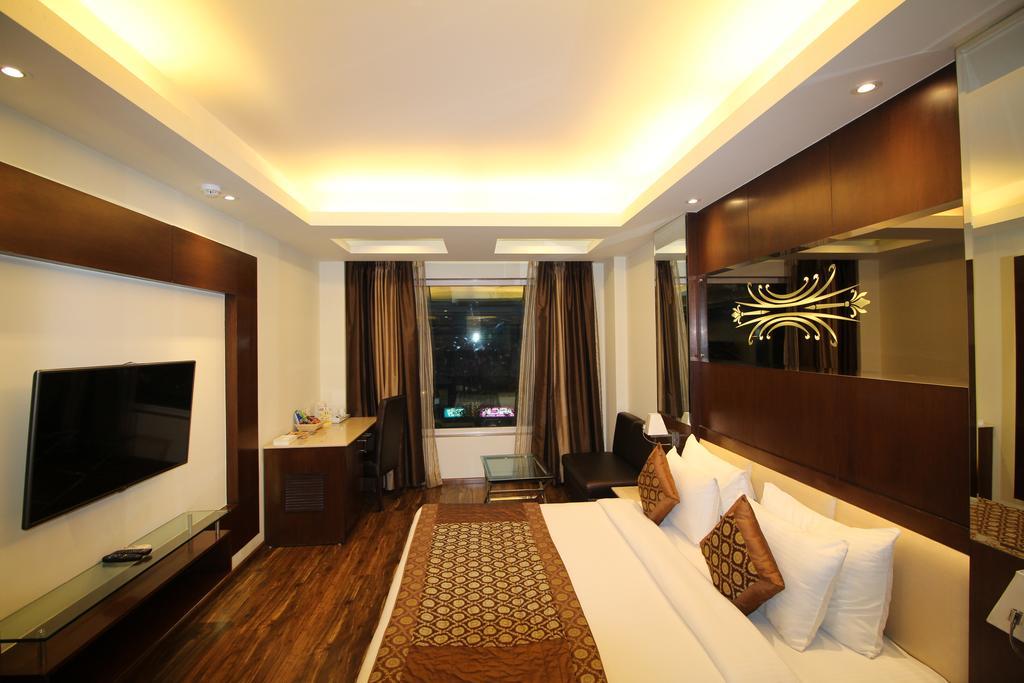 Golden Grand Hotel