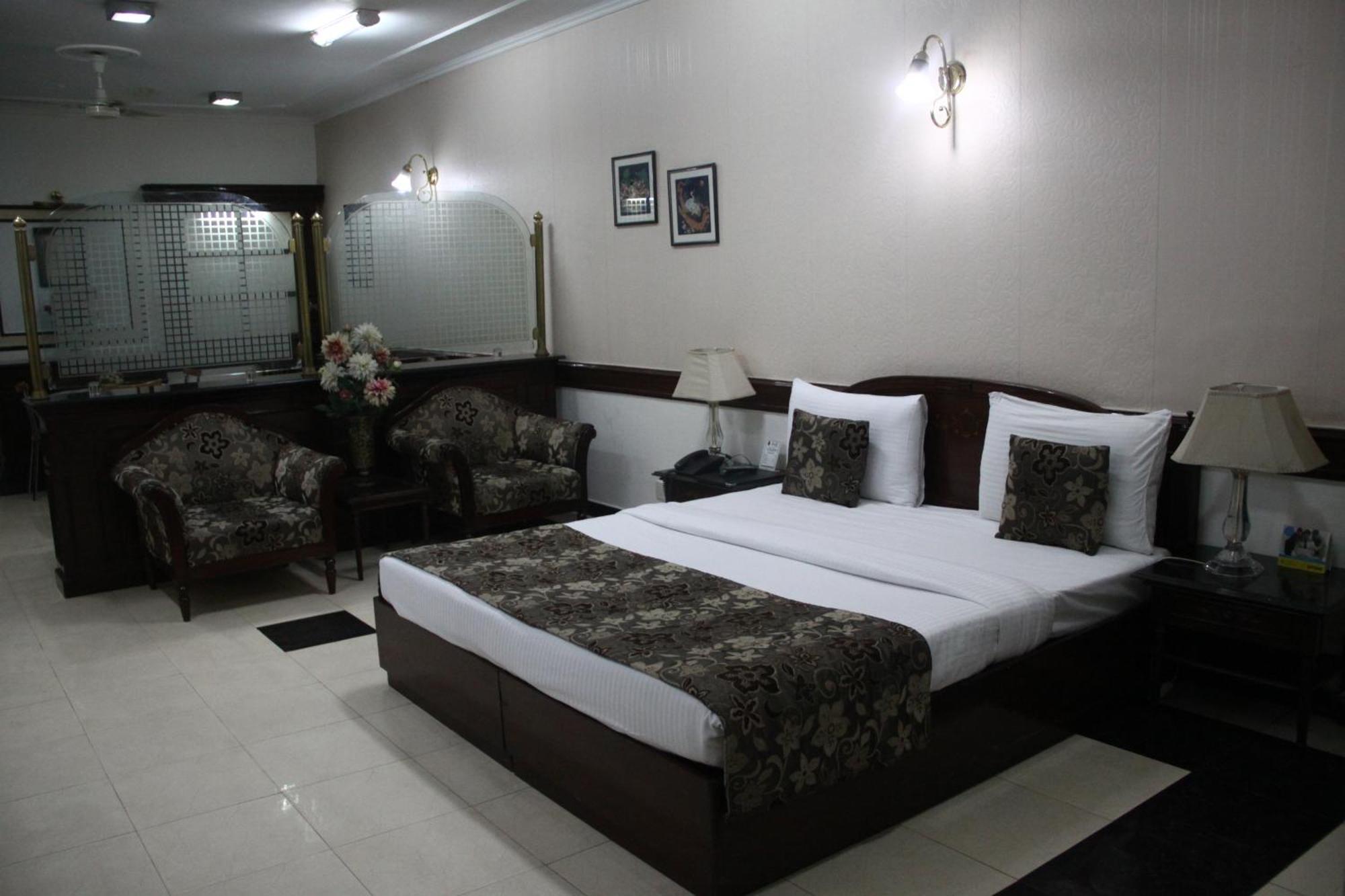 Amar Inn- Lajpat Nagar Market