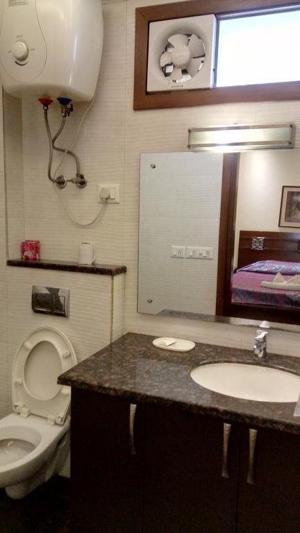 Woodpecker Service - Green Park Apartment New Delhi