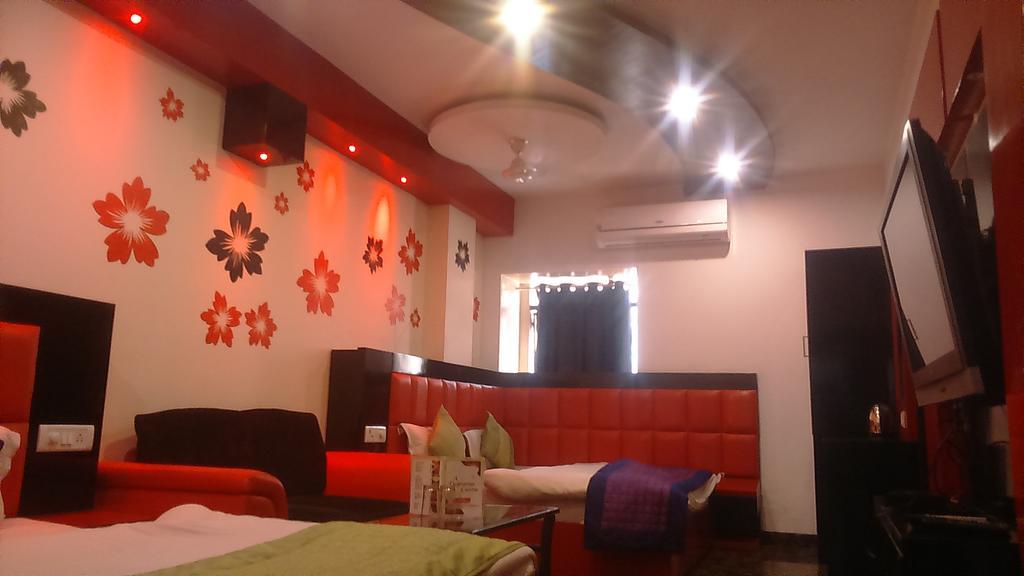 Vardhmaan Hotel 2*