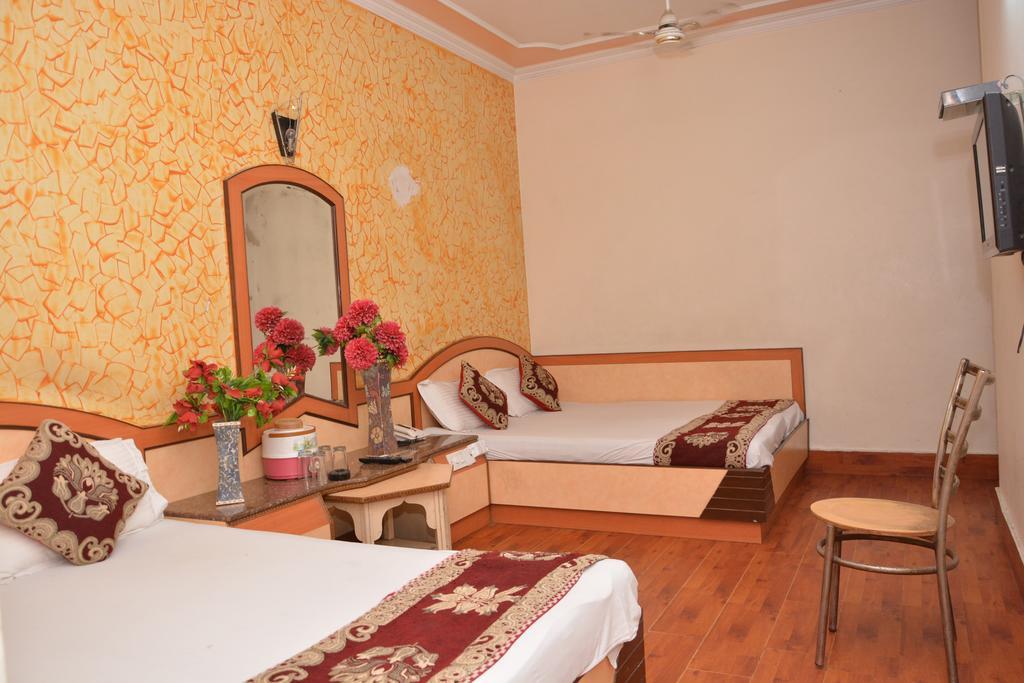 Yatri International 2*