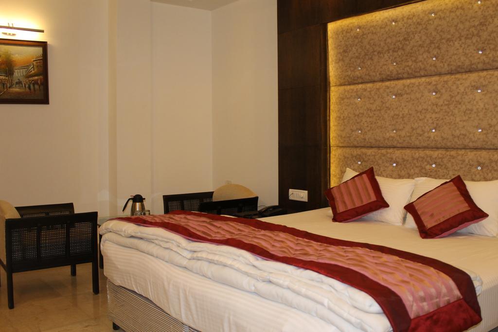 City Heights 3* New Delhi