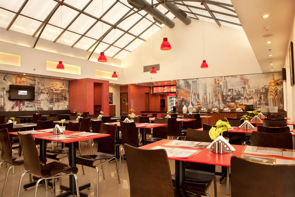 Hotel Red Fox By Lemon Tree Hotels, East