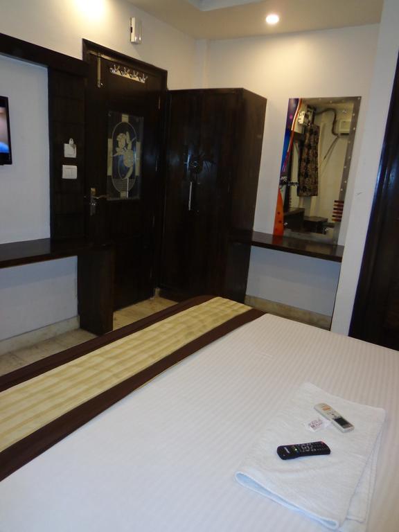 Hotel And Me
