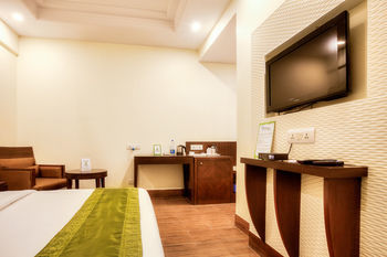 Treebo Kings Plaza Hotel 2*