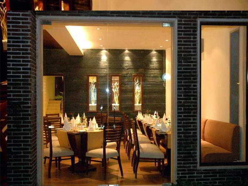 Dolphinn Grand New Delhi