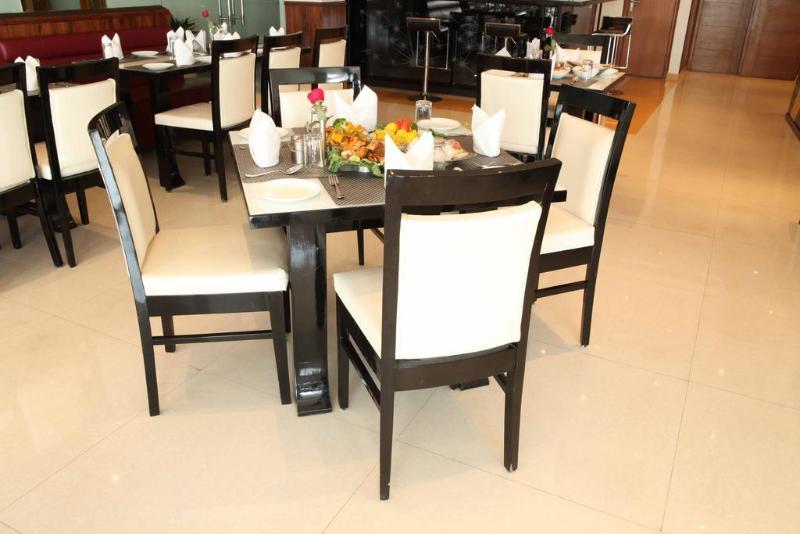 Airport Noratan Palace Hotel New Delhi