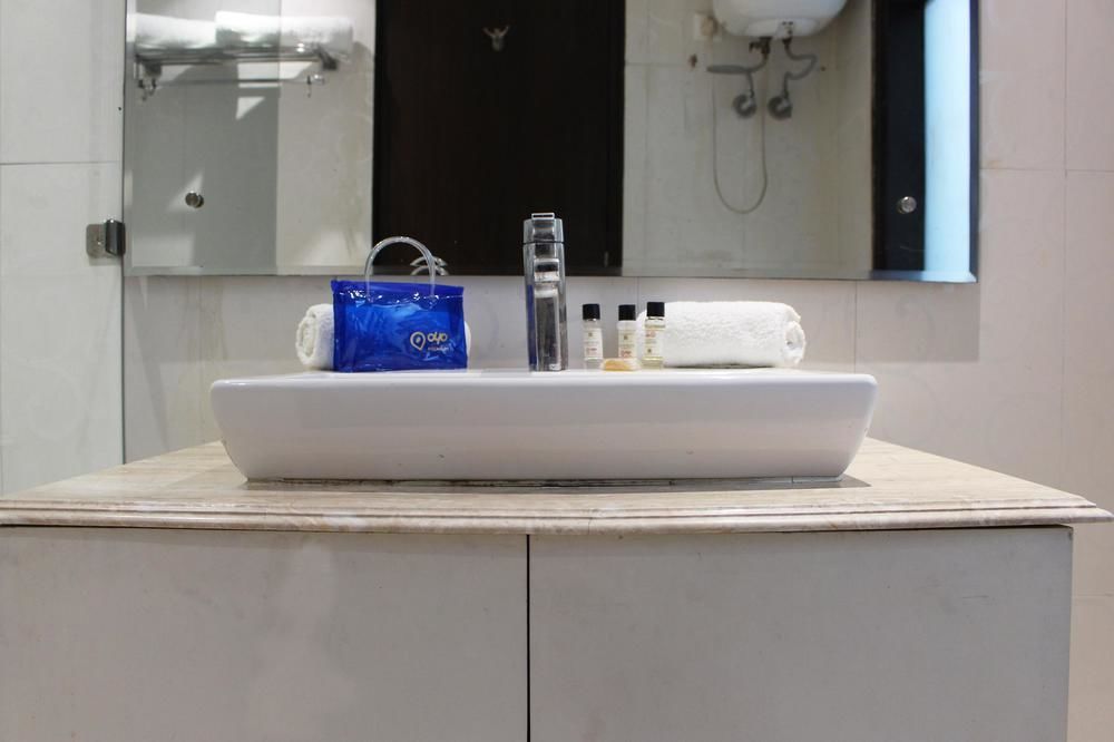 Hotel Fabhotel Cotts Vasant Kunj 3*