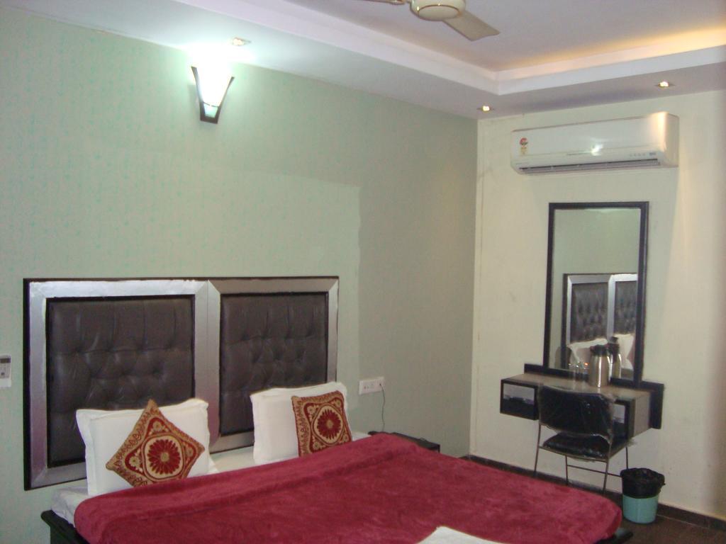 Hotel S P 3*