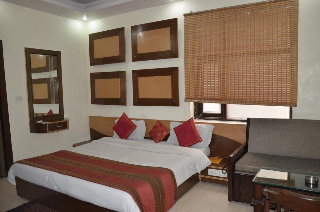Neptune Residency Hotel 2*