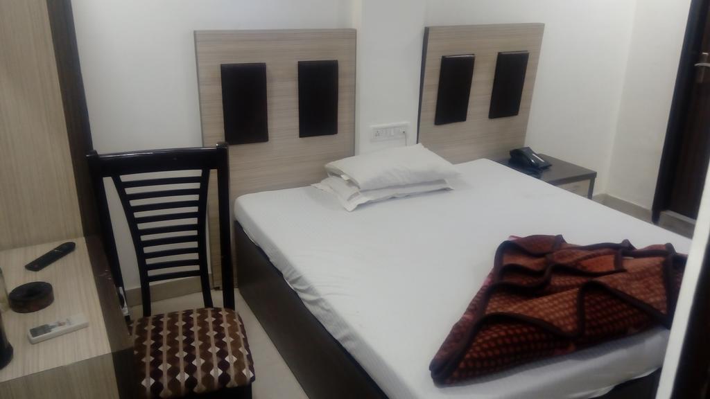 Poonam International New Delhi