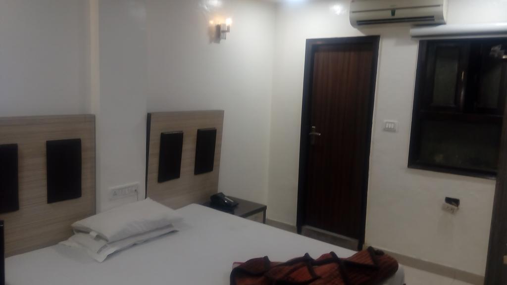 Poonam International Hotel