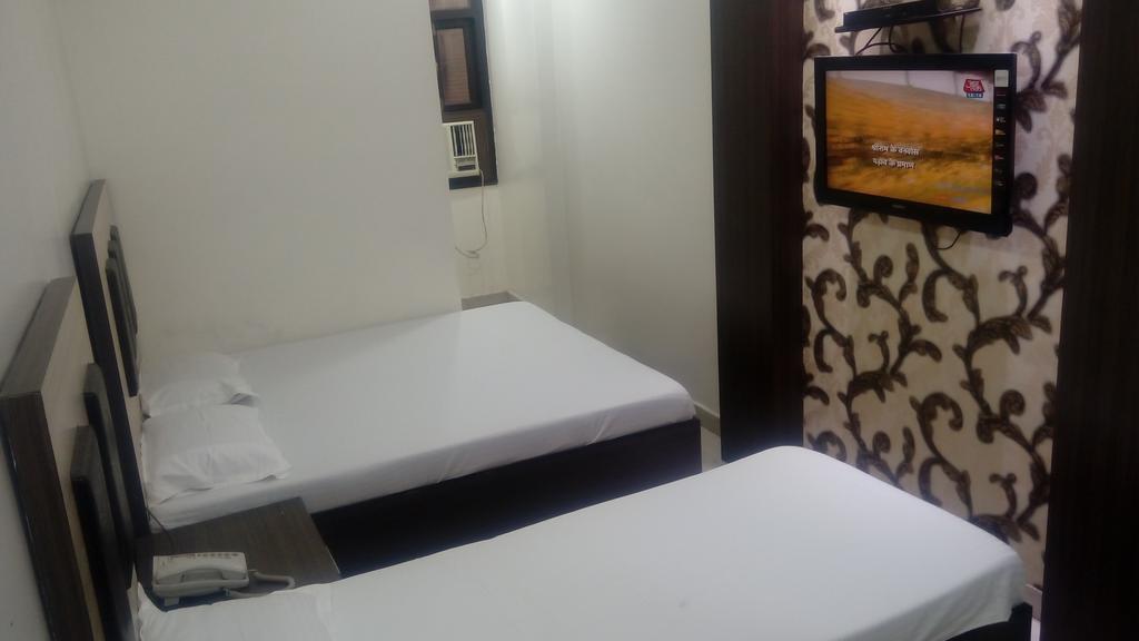 Hotel Poonam International