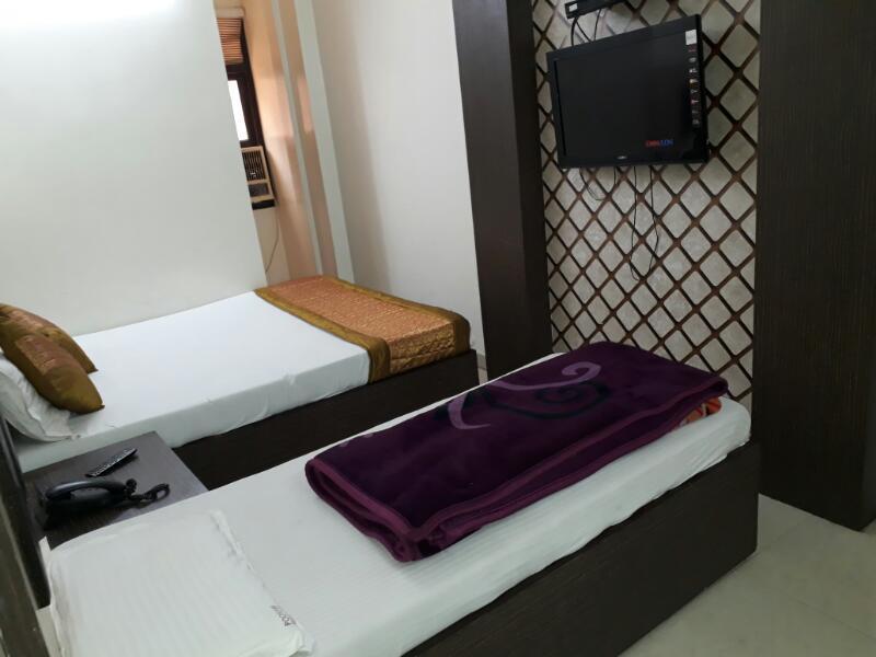 Poonam International 2* New Delhi