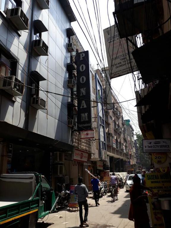 Poonam International Hotel