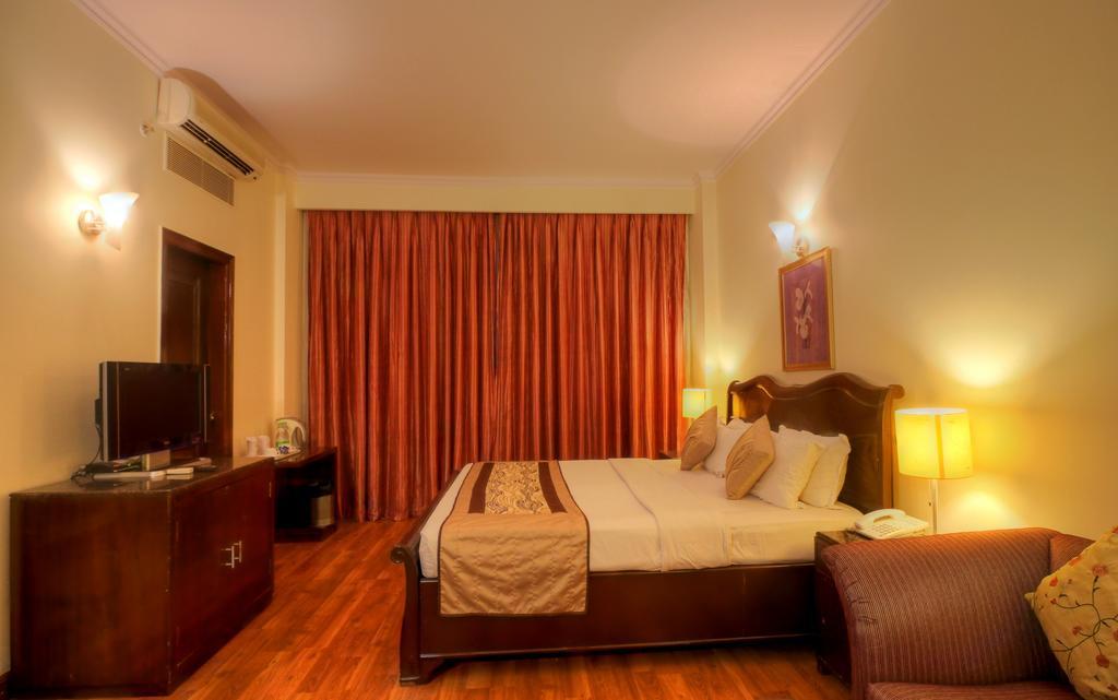 The Claremont & Convention Centre Hotel