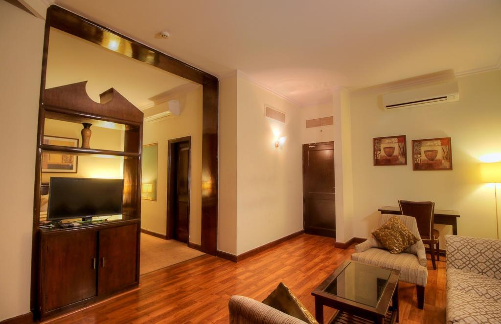 The Claremont & Convention Centre 3* New Delhi