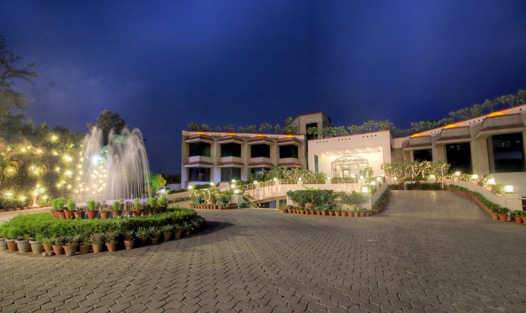 The Claremont & Convention Centre Hotel