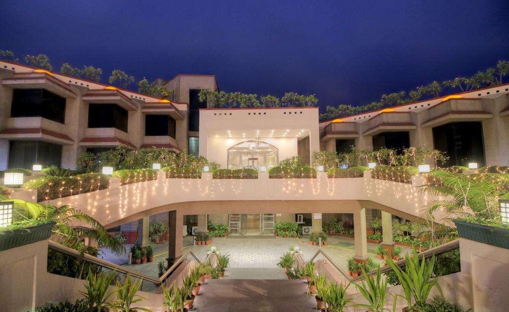 The Claremont & Convention Centre Hotel New Delhi