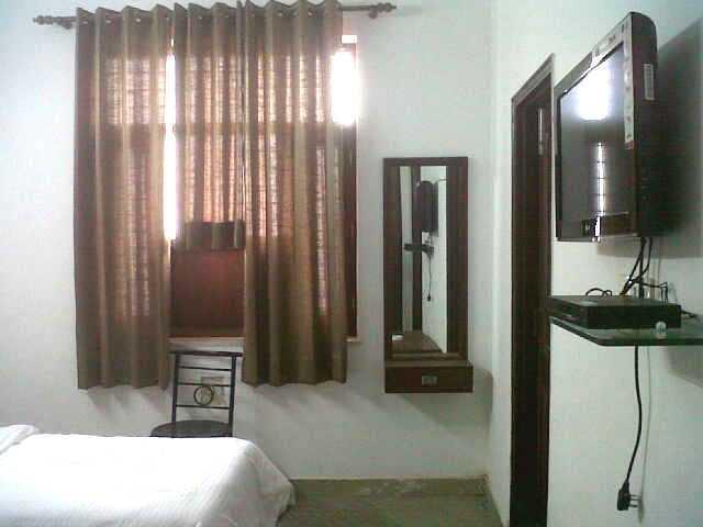 Inn Om Palace 2*