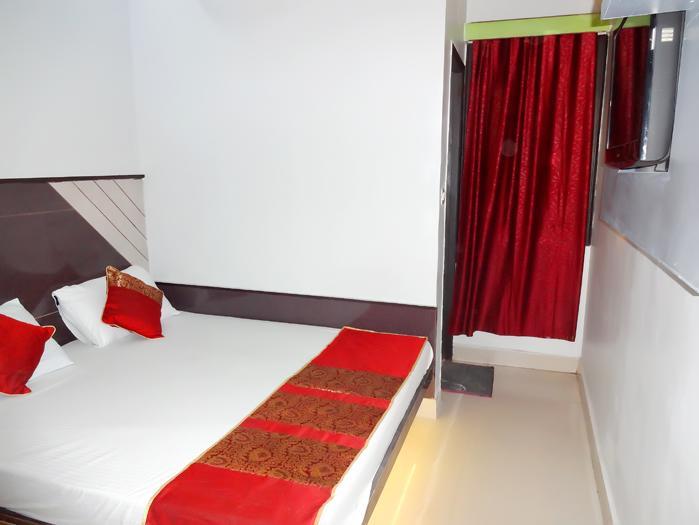 Hotel Hare Krishna Main Bazar 3*