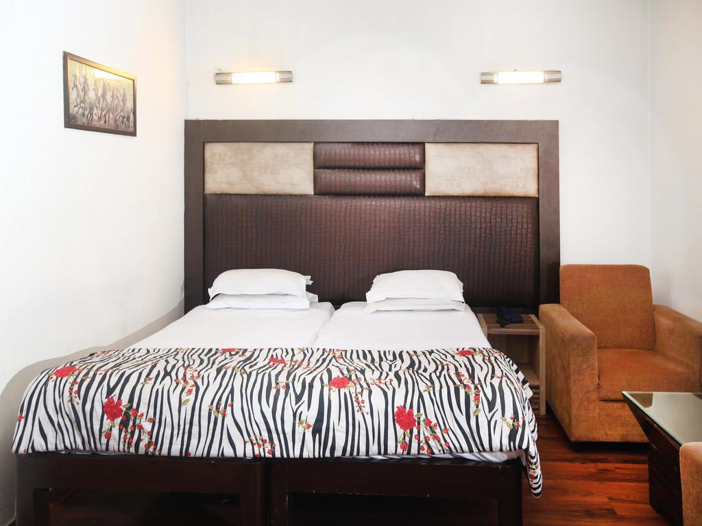 Hotel Oyo 358 Sarojini Nagar 3*