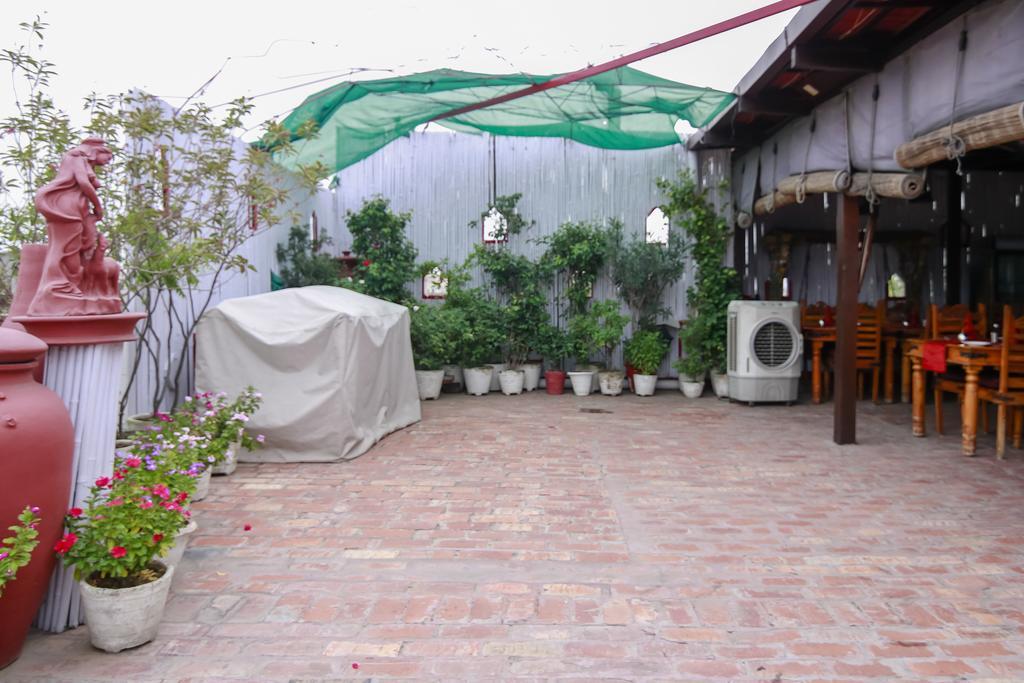 Shanti Hotel