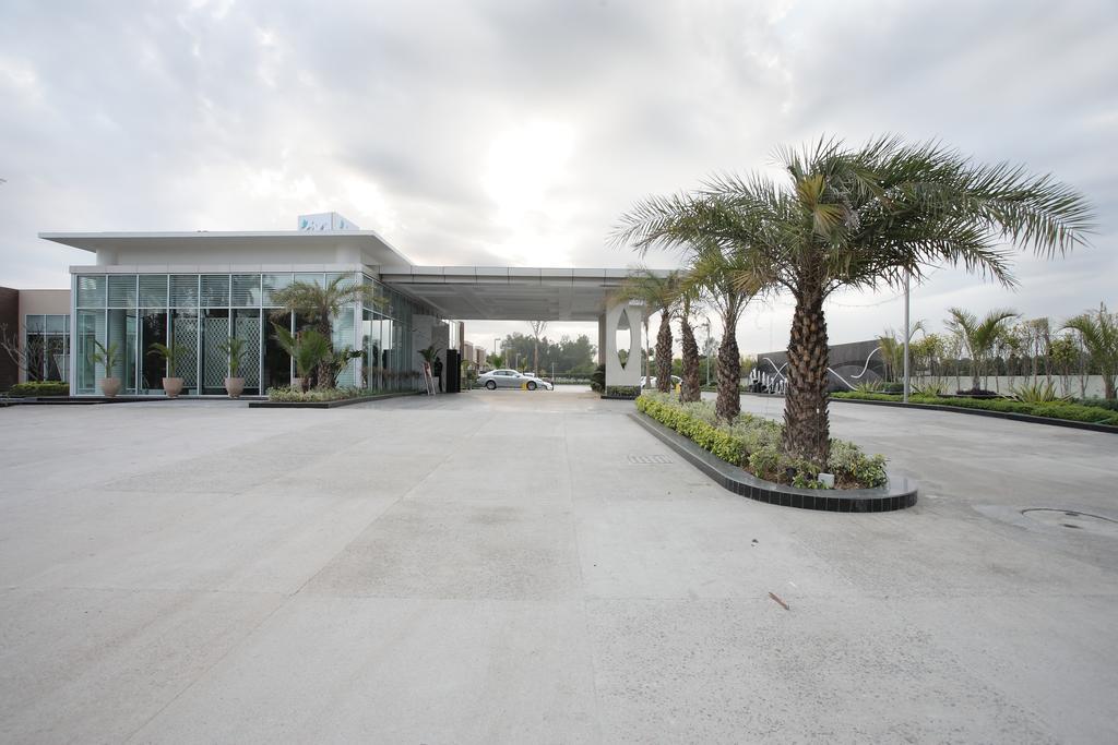 Hotel Oodles 4*