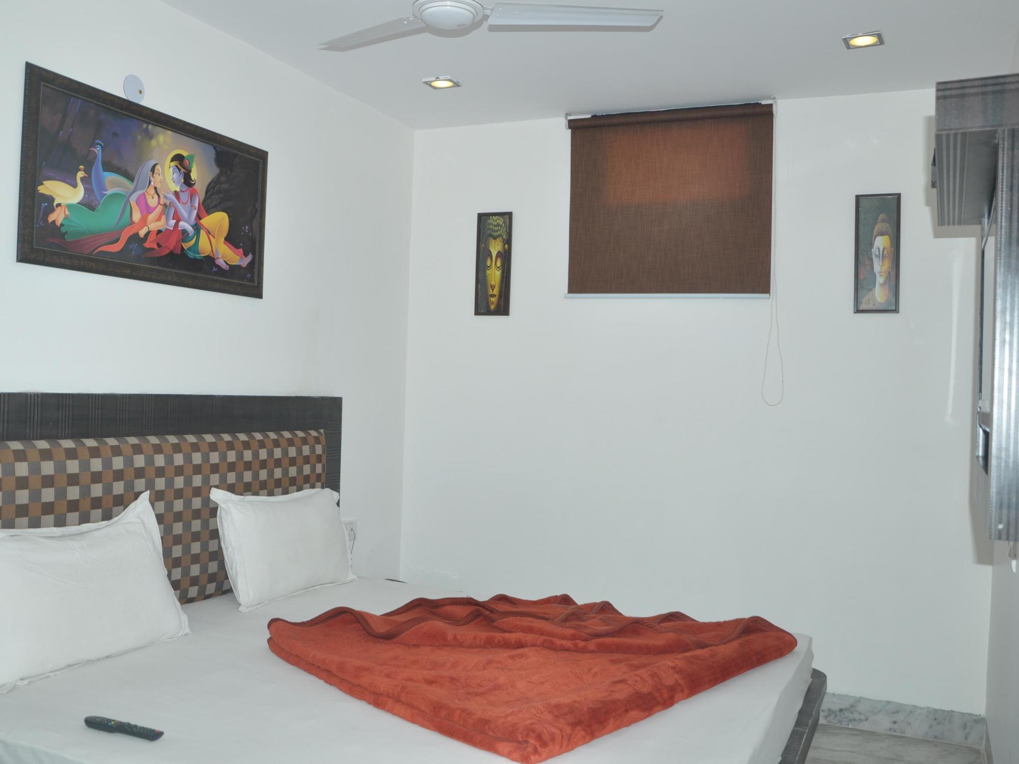 Sohana Palace Near Railway Satation