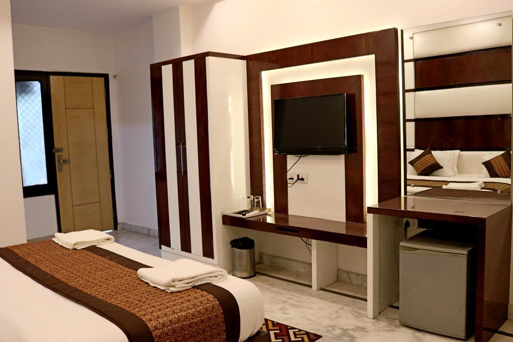 Hindustan- By Backpackers Heaven New Delhi
