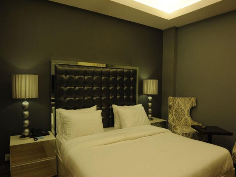 Fabhotel Cotts Vasant Kunj 3*