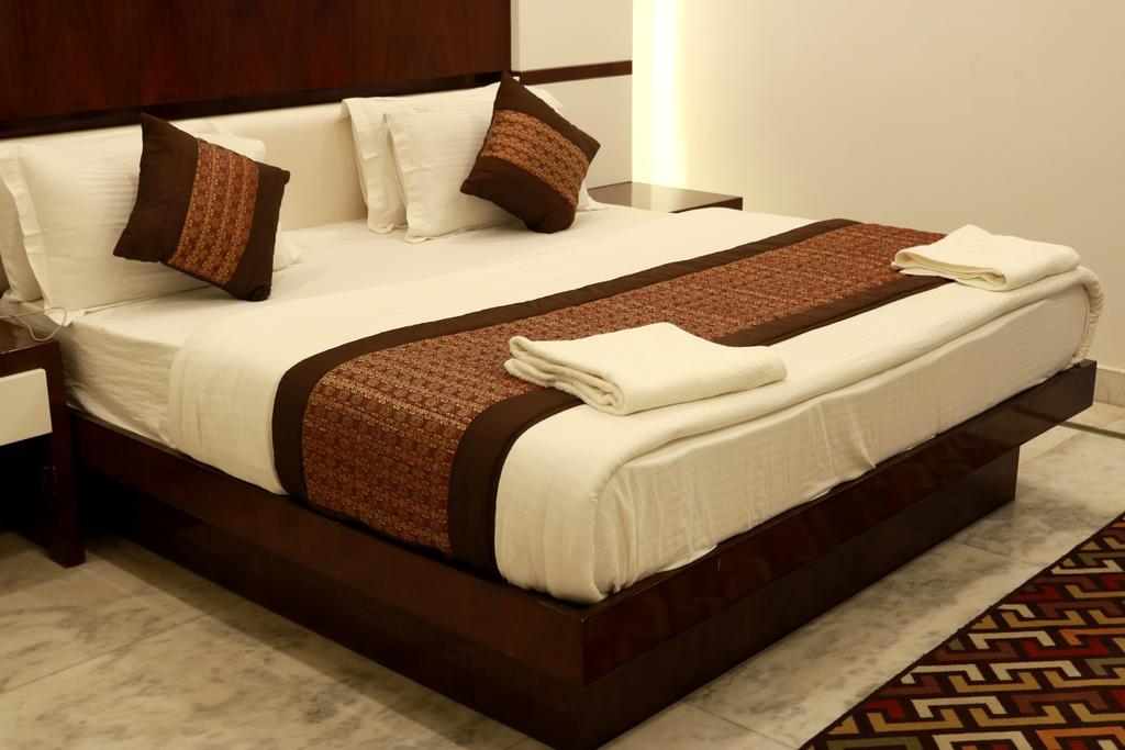 Hindustan- By Backpackers Heaven New Delhi