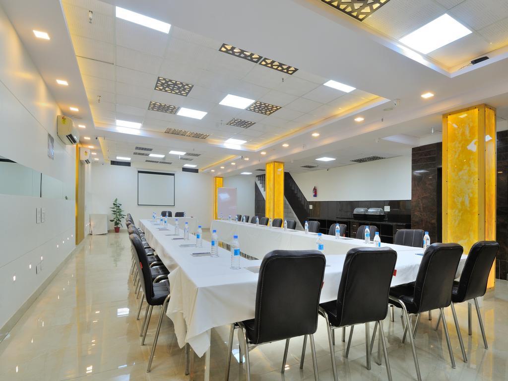 Sky Rich International - 05 Mins From Karol Bagh Metro Station Hotel