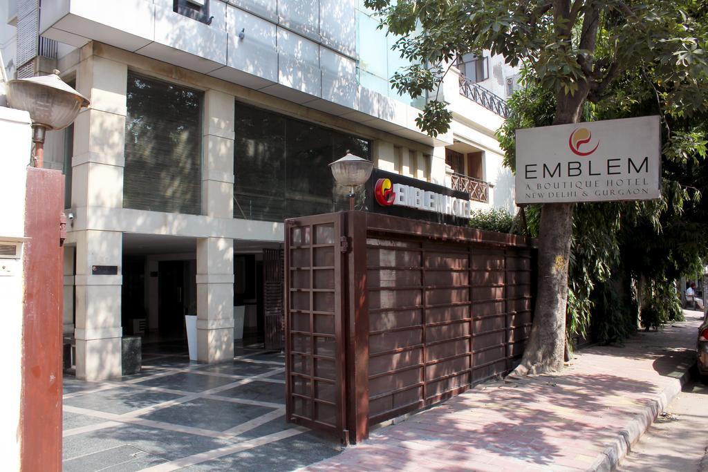 Emblem New Friends Colony, Hotel