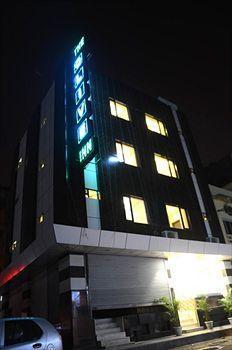 O The Olive Delhi (National Capital Territory of India)
