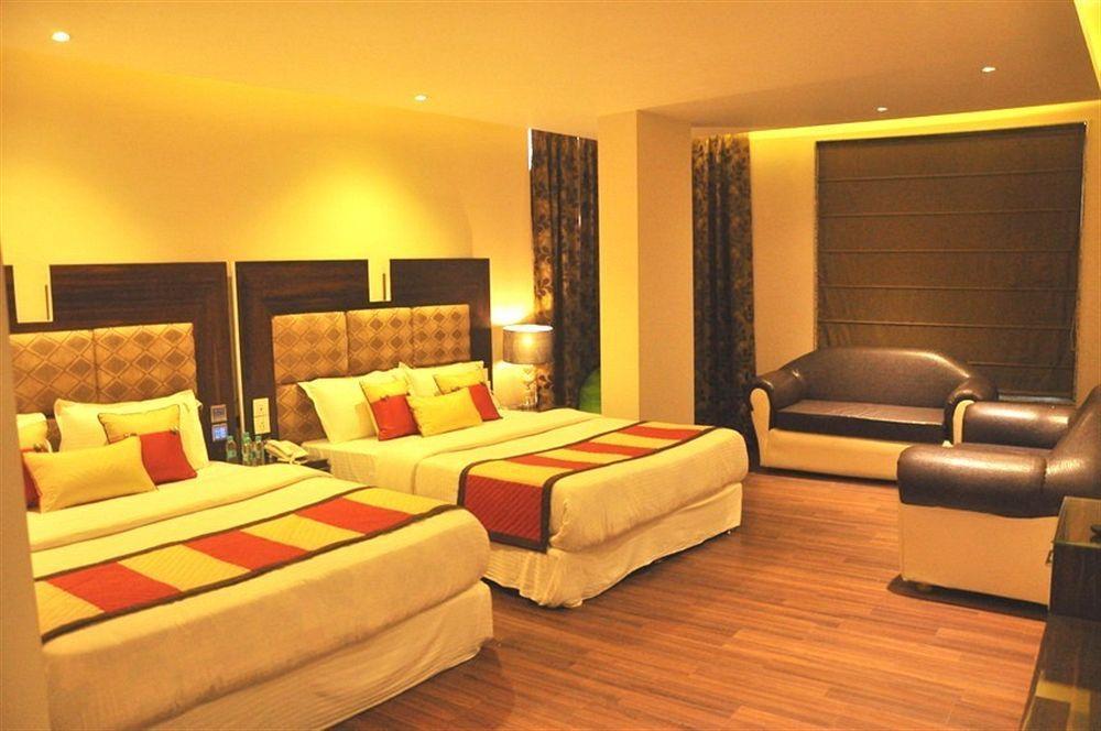 Staybook Hotel Uppal International Hotel