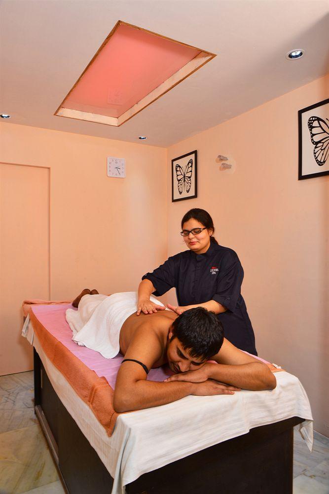 Staybook Hotel Uppal International 4*