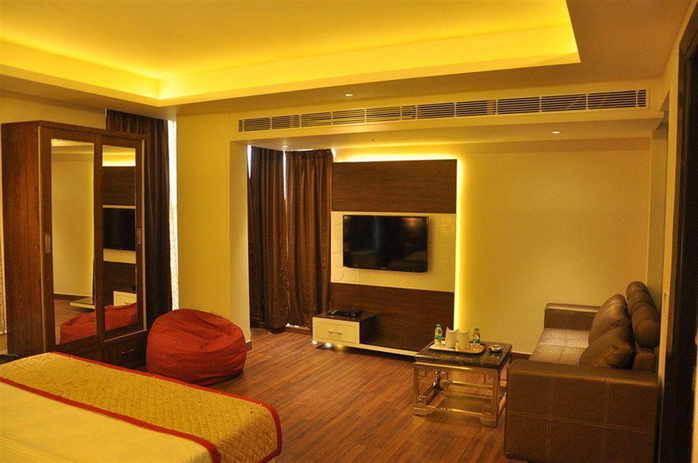 Hotel Staybook Hotel Uppal International